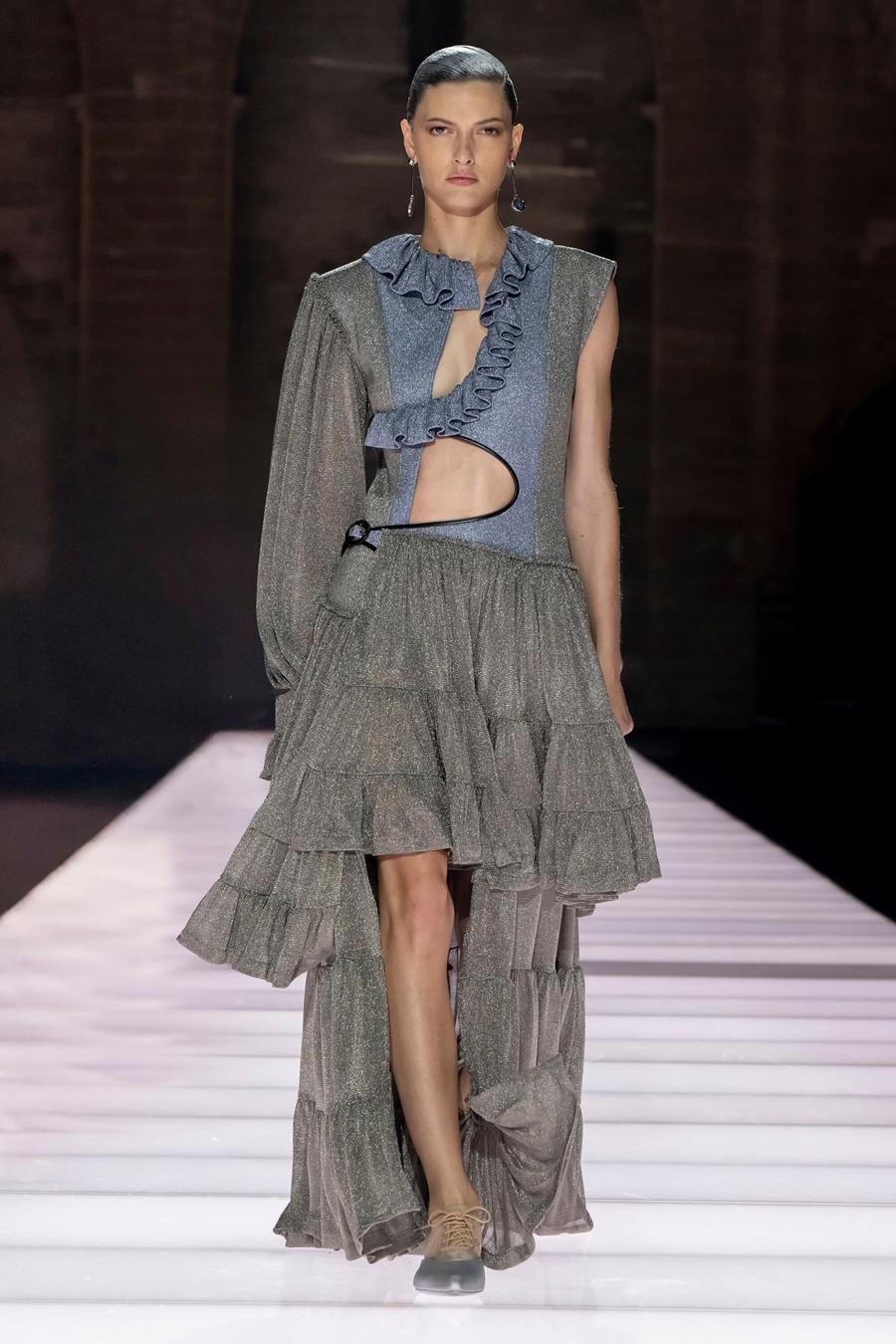 Louis Vuitton Cruise 2026: Lập dị nhưng thực tế - Ảnh 4