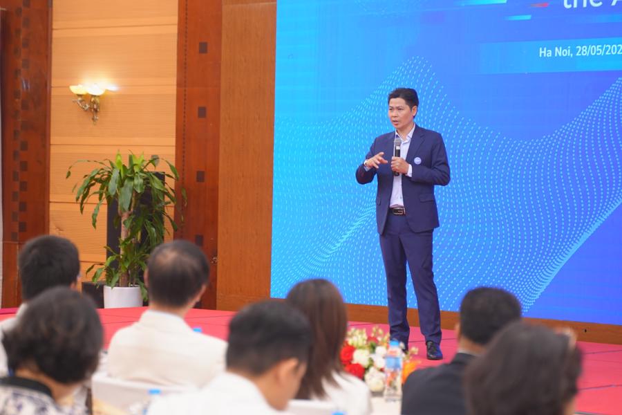 &ldquo;Về tư duy kinh doanh, sự linh hoạt hay agile đ&ograve;i hỏi thay đổi từ tư duy &ldquo;được-mất&rdquo; truyền thống &ndash; nơi kh&aacute;ch h&agrave;ng được th&igrave; doanh nghiệp mất v&agrave; ngược lại &ndash; sang tư duy c&ugrave;ng thắng",&nbsp;&ocirc;ng Phạm Anh Đới, Chủ tịch Học viện Agile, cho biết.