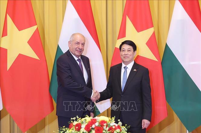 Chủ tịch nước Lương Cường và Tổng thống Sulyok Tamás - Ảnh: TTXVN