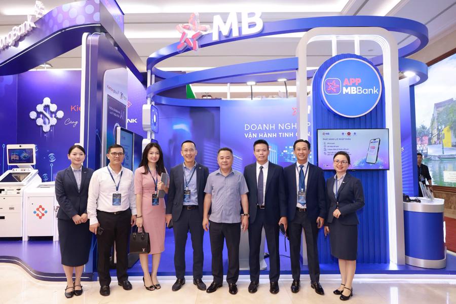 Đại diện đăng nhập bet88 đồng hành tại sự kiện Ngày chuyển đổi số 2025 - Ngân hàng Nhà nước.