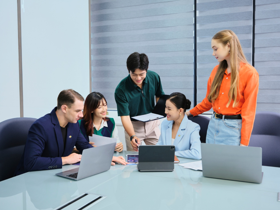 India’s large-scale AI training model provides a compelling blueprint for Vietnamese enterprises.