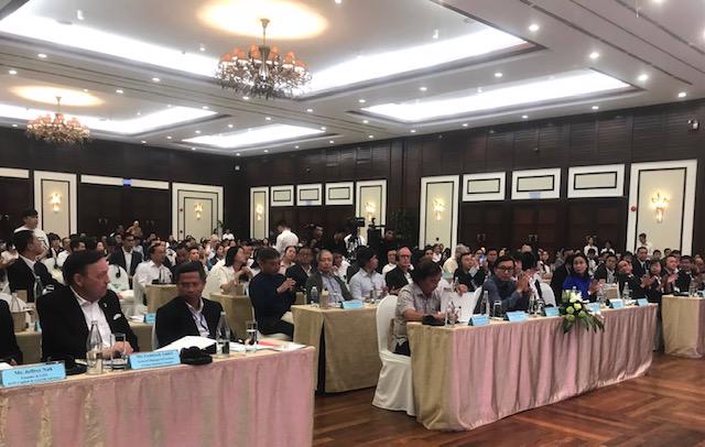Các đại biểu trong nước và quốc tế tham dự Diễn đàn. Ảnh Ngô Anh Văn.