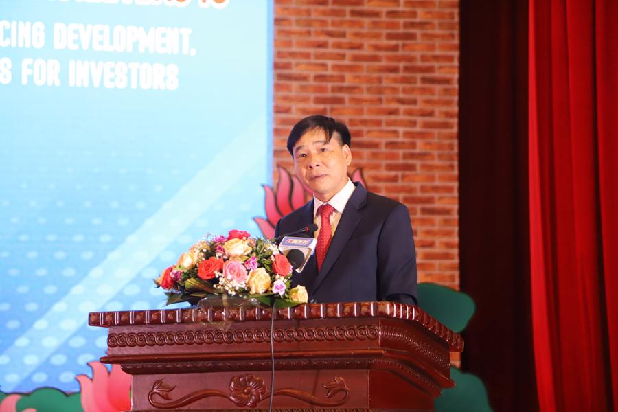 Ông Nguyễn Anh Chức, Phó Chủ tịch UBND tỉnh Hà Nam phát biểu tại Hội nghị “Hà Nam - Kết nối và lan toả”.