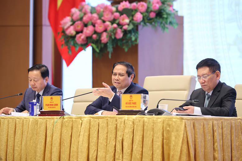 Thủ tướng Chính phủ trực tiếp trao đổi, trả lời nhiều kiến nghị, đề xuất của doanh nghiệp - Ảnh: VGP.