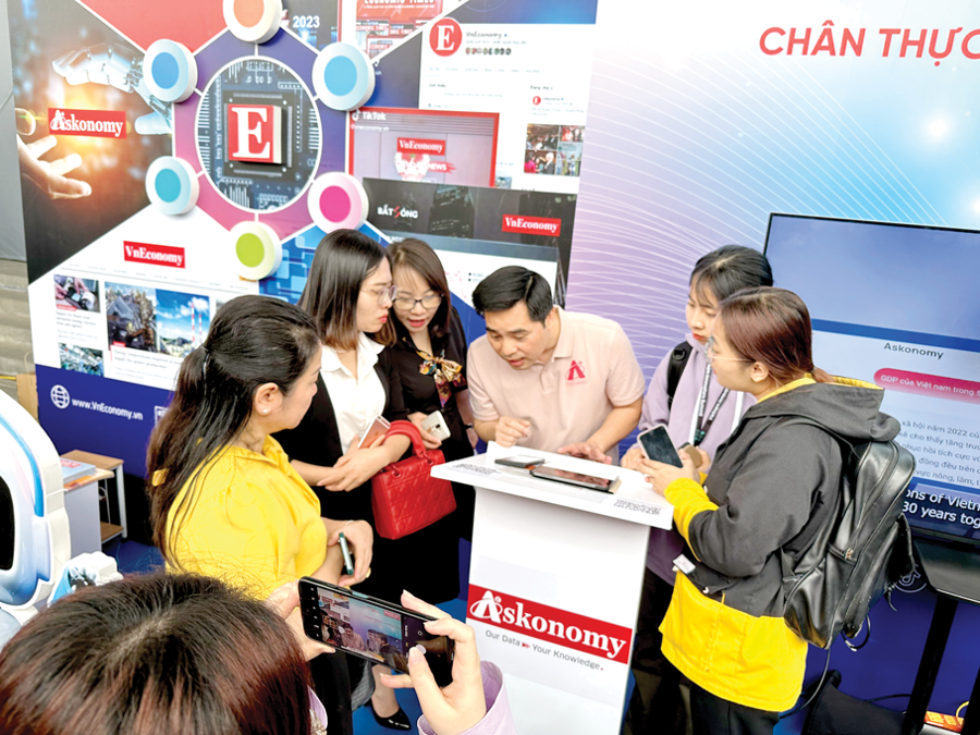 Trải nghiệm công nghệ AI tạo sinh Askonomy của VnEconomy