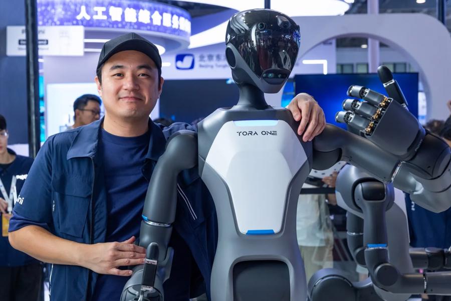 Lao động Trung quốc lo "việc làm bị thu hẹp" khi quốc gia này ngày càng đầu tư nhiều vào robot - Ảnh 1