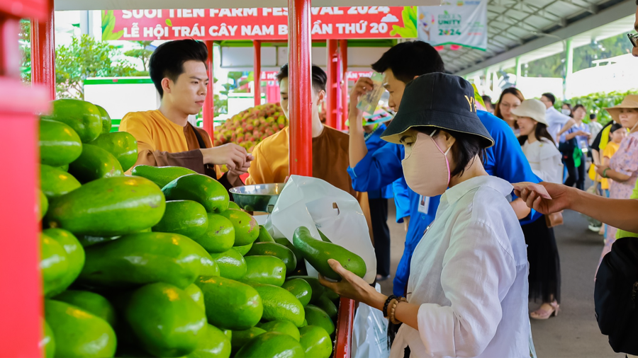 Thưởng thức đặc sản với giá ưu đãi tại Lễ hội trái cây Nam Bộ 2025 - Ảnh 2