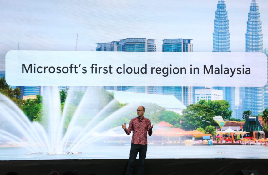 Khu vực đám mây của Microsoft được kỳ vọng góp phần tăng trưởng kinh tế và tạo ra nhiều cơ hội việc làm. 