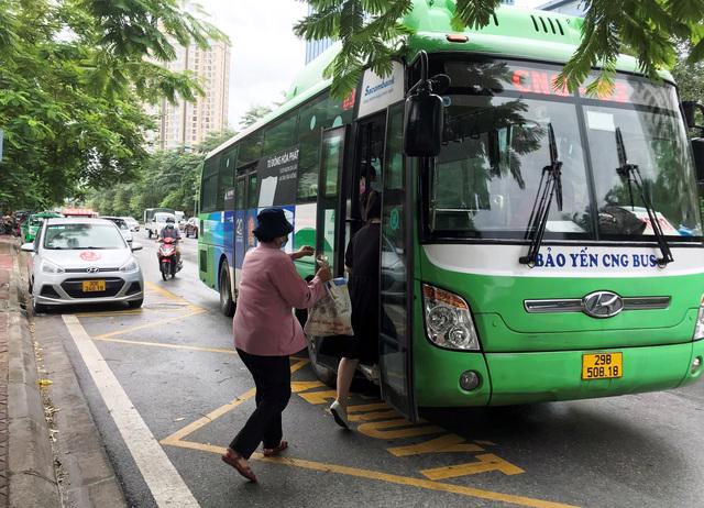 Mở rộng mạng lưới xe buýt sử dụng điện, năng lượng xanh.