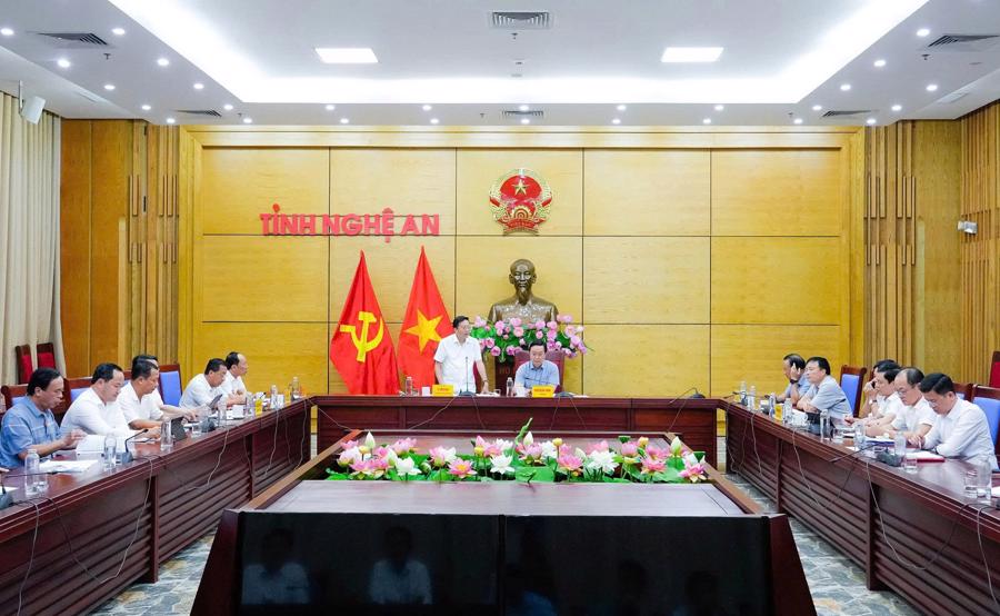 Quang cảnh cuộc họp
