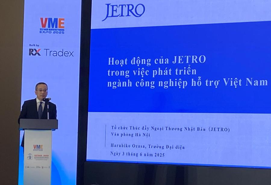 Ông Haruhiko Ozasa, Trưởng đại diện JETRO.