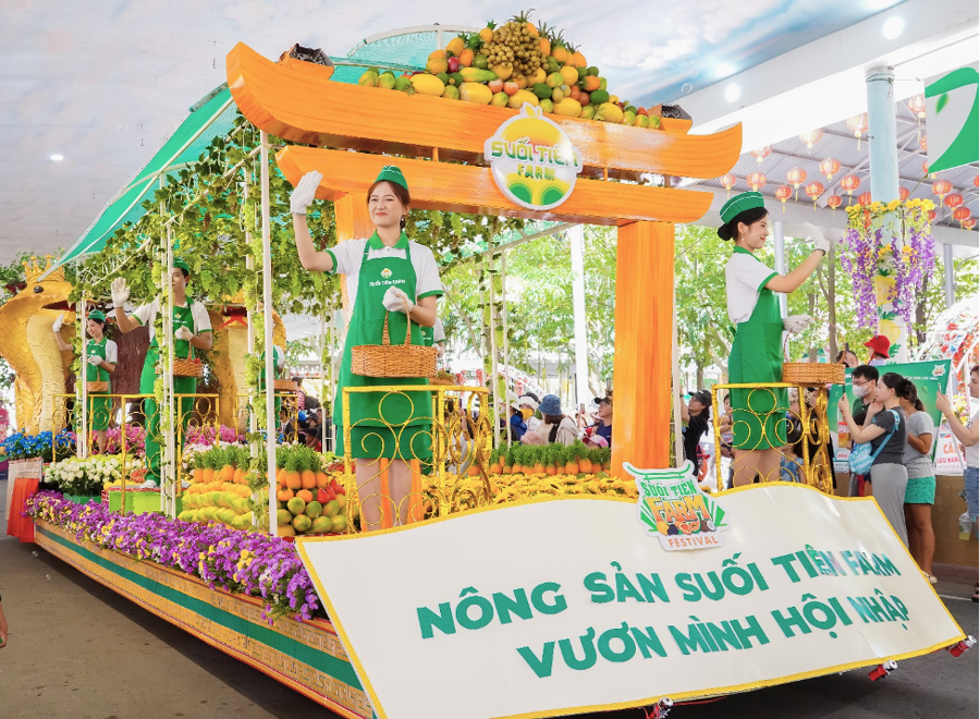 Parade show "Cultural parade show titled “Vietnamese farming journey”