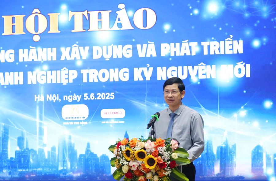 Ông Hồ An Phong, Thứ trưởng Bộ Văn hoá Thể thao Du lịch, phát biểu khai mạc.