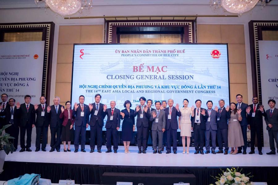 Phi&ecirc;n họp chuy&ecirc;n đề &ldquo;Ph&aacute;t triển du lịch bet88 v&agrave; bền vững&rdquo; đ&atilde; quy tụ hơn 200 đại biểu trong v&agrave; ngo&agrave;i nước, đến từ Nhật Bản, Trung Quốc, H&agrave;n Quốc v&agrave; Việt Nam.