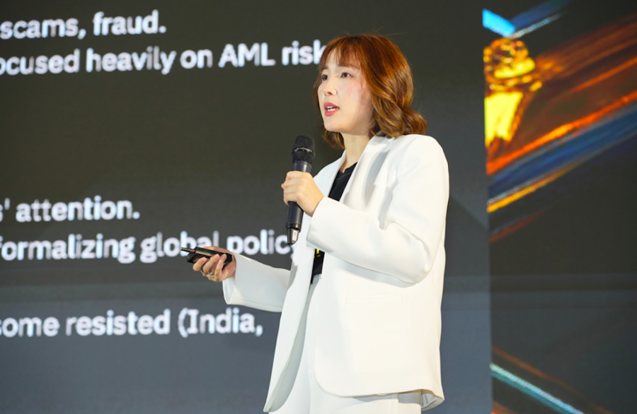 Bà Lynn Hoàng, Giám đốc Quốc gia Binance, chia sẻ tại sự kiện.