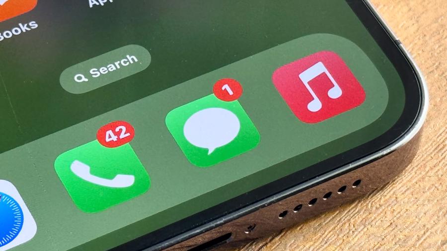 Tin nhắn trên iPhone sẽ được cập nhật thêm tính năng tạo thăm dò ý kiến và dịch tự động. 