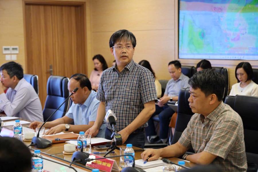 &Ocirc;ng Mai Văn Khi&ecirc;m:&nbsp;"Chưa c&oacute; dấu hiệu n&agrave;o cho thấy cơn b&atilde;o sẽ tăng cường độ l&ecirc;n&nbsp; rất mạnh".
