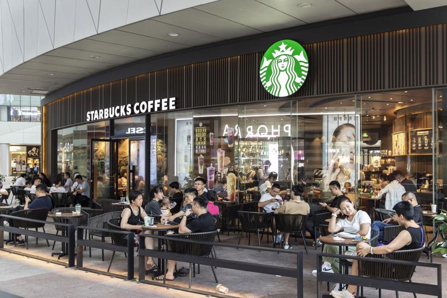 Starbucks cuối cùng vẫn phải tham gia vào cuộc chiến giá cả - Ảnh 3