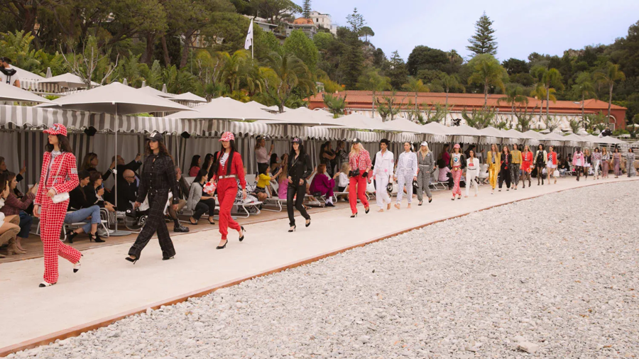 Bộ sưu tập Chanel Cruise 2023 của Chanel là “bài thánh ca” của giám đốc sáng tạo Viard dành cho Monaco.