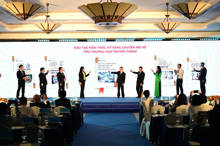 Khởi động chương trình Đào tạo kiến thức, kỹ năng chuyển đổi số cho tiểu thương chợ truyền thống.