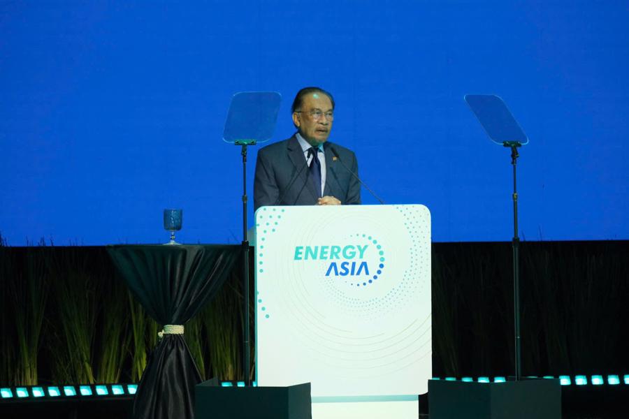 Thủ tướng Malaysia Dato’ Seri Anwar bin Ibrahim phát biểu tại Hội nghị Energy Asia.