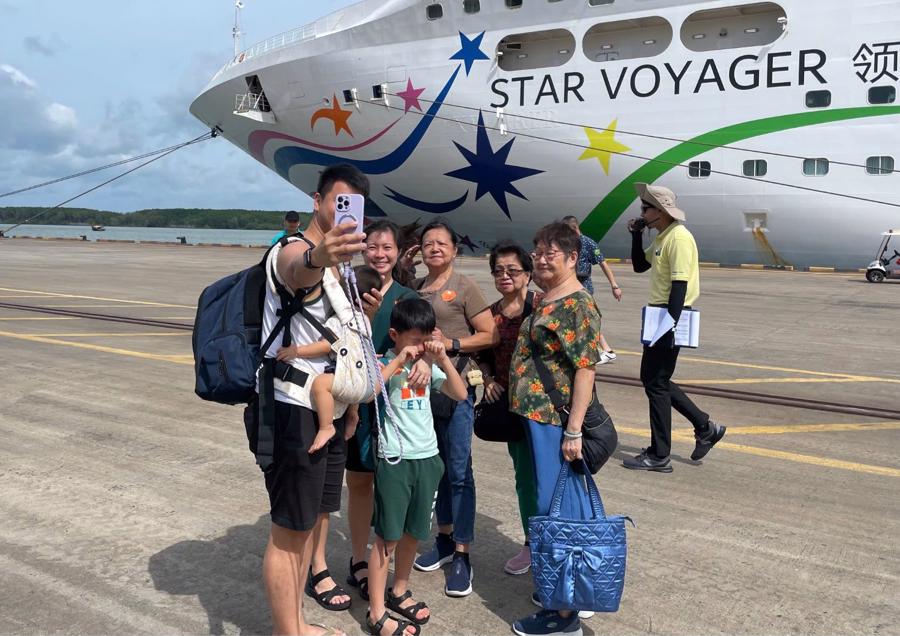 StarCruises là tàu du lịch đầu tiên triển khai hành trình khứ hồi dành riêng cho du khách Việt.