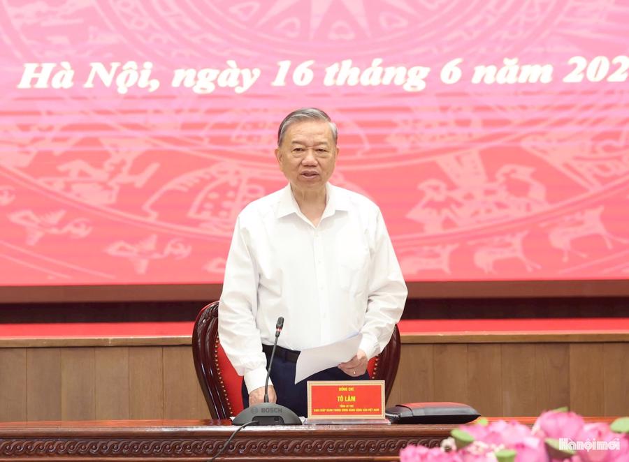 Tổng Bí thư Tô Lâm phát biểu tại buổi làm việc với Ban Thường vụ Thành ủy Hà Nội. Ảnh: HNM