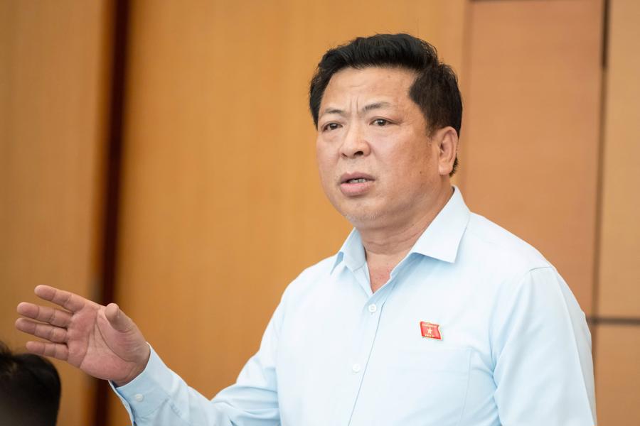 Bộ trưởng Bộ Xây dựng Trần Hồng Minh phát biểu tại tổ về dự án Luật Đường sắt (sửa đổi) chiều 16/6. 