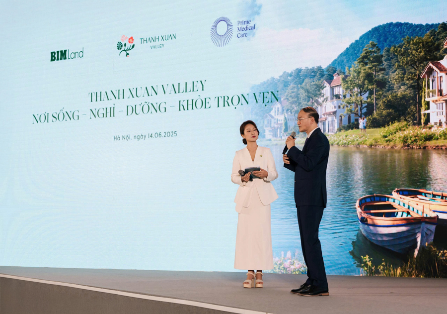 PGS.TS. Phạm Nguyên Sơn - Giám đốc, thành viên Hội đồng chuyên môn đại diện trung tâm PMC chia sẻ về lợi ích của thiên nhiên nguyên bản tại điểm đến Thanh Xuan Valley đối với sức khỏe con người. Ảnh: BIM Land.