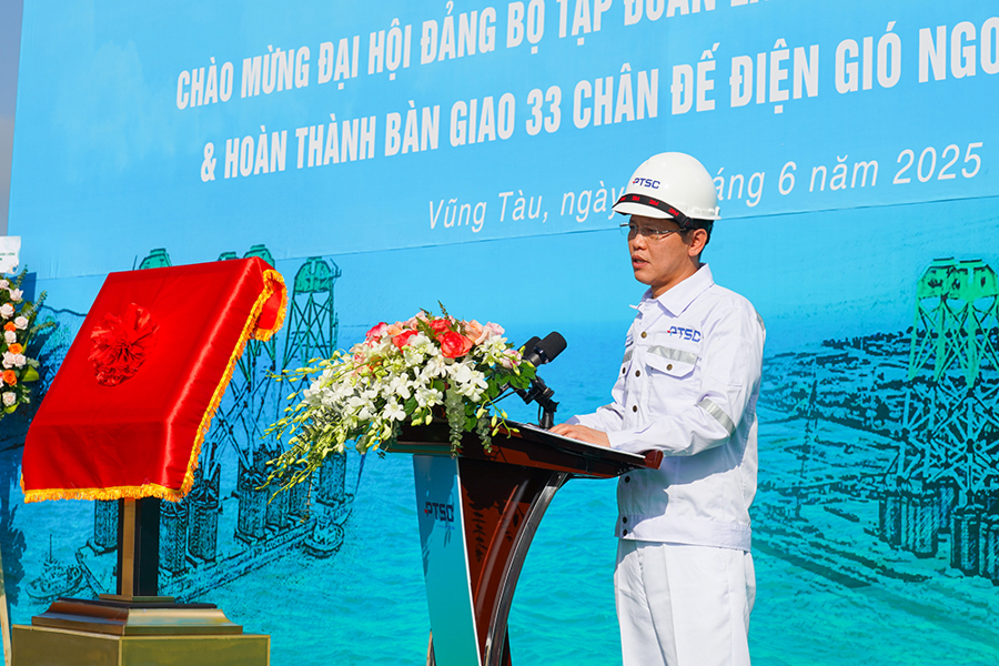 Đồng ch&iacute; Trần Hồ Bắc &ndash; Tổng Gi&aacute;m đốc PTSC: Đ&acirc;y l&agrave; dự &aacute;n c&oacute; &yacute; nghĩa đặc biệt quan trọng, lần đầu ti&ecirc;n một doanh nghiệp Việt Nam thắng thầu v&agrave; chế tạo ch&acirc;n đế điện gi&oacute; quy m&ocirc; lớn để xuất khẩu ra thế giới.