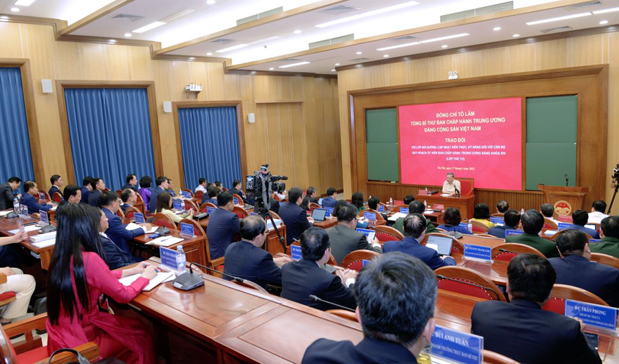 Quang cảnh buổi trao đổi chuyên đề của Tổng Bí thư Tô Lâm.