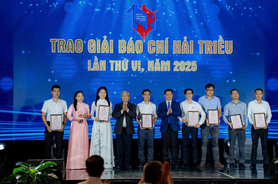 Giải Báo chí Hải Triều lần thứ VI thu hút sự tham gia của hơn 75 tác giả, nhóm tác giả với 100 tác phẩm đủ điều kiện dự sơ khảo.