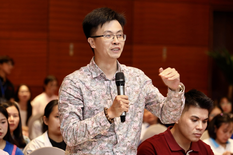 Phiên chuyên đề “Báo chí Việt Nam trong kỷ nguyên mới: Tầm nhìn kiến tạo không gian phát triển” đã thu hút sự tham gia hỏi, đáp của nhiều khách tham dự. Ảnh: Việt Dũng.
