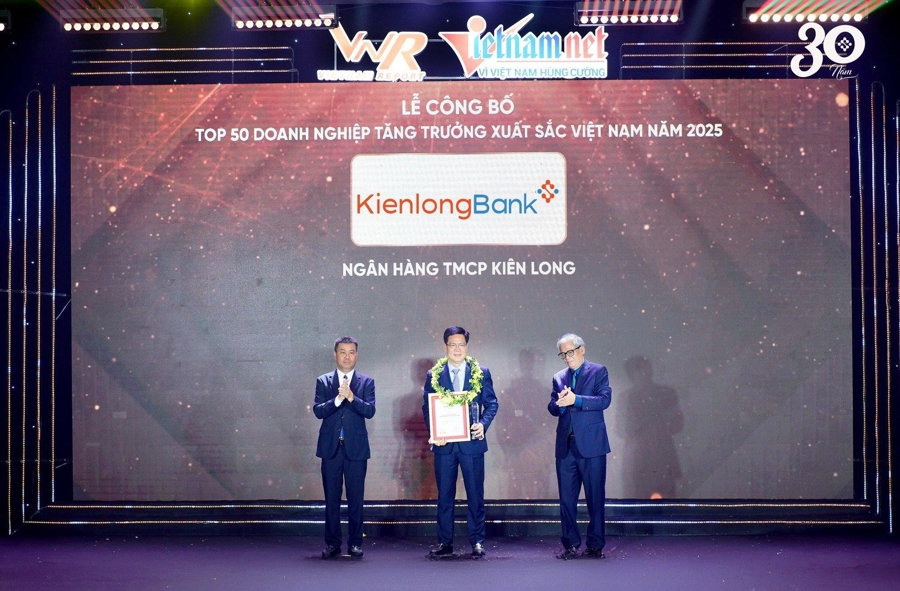 KienlongBank được vinh danh “Top 50 Doanh nghiệp tăng trưởng xuất sắc nhất Việt Nam”.