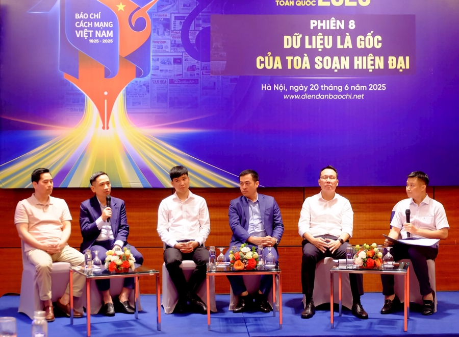 Tại phi&ecirc;n thảo luận thứ 8 về chủ đề: &ldquo;Dữ liệu l&agrave; gốc của t&ograve;a soạn hiện đại&rdquo;, trong khu&ocirc;n khổ Diễn đ&agrave;n B&aacute;o ch&iacute; to&agrave;n quốc 2025 chiều 20/6, c&aacute;c chuy&ecirc;n gia cho biết, việc tận dụng dữ liệu đang định h&igrave;nh lại c&aacute;ch ch&uacute;ng ta x&acirc;y dựng v&agrave; ph&acirc;n phối nội dung.