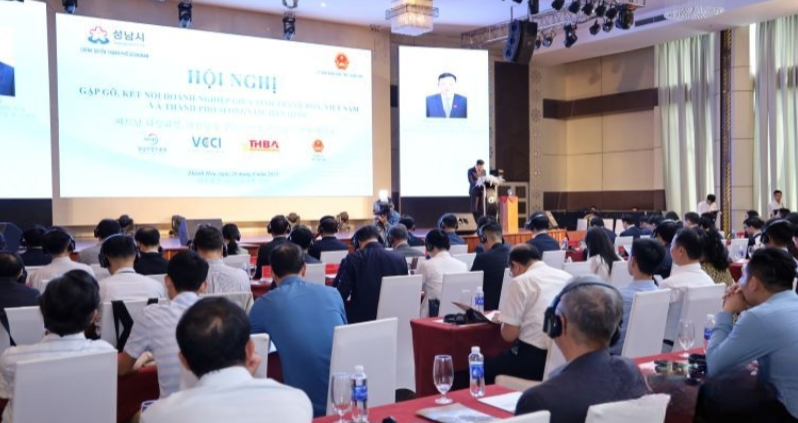 Hội nghị gặp gỡ, kết nối doanh nghiệp giữa tỉnh Thanh Hóa và thành phố Seongnam (Hàn Quốc). Ảnh: Minh Hằng.