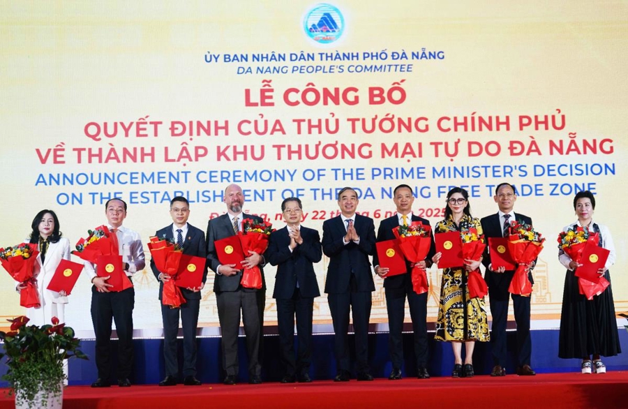 Lễ công bố Quyết định thành lập Khu thương mại tự do Đà Nẵng 