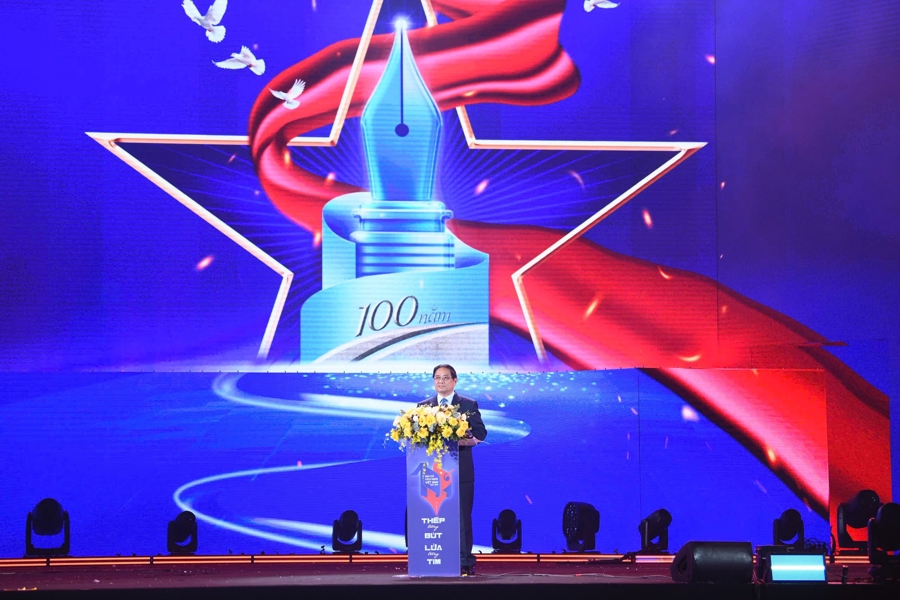 Thủ tướng nêu rõ Giải Báo chí quốc gia là Giải báo chí thường niên cao quý nhất nhằm tôn vinh các tác giả, tác phẩm có những đóng góp xuất sắc vào sự nghiệp phát triển báo chí nước nhà - Ảnh: VGP/Nhật Bắc.