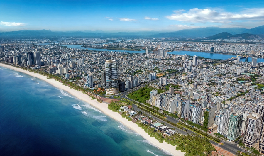 Nobu Danang sở hữu vị trí có một không hai ngay khu vực di sản trực diện Mỹ Khê - top 10 bãi biển quyến rũ nhất hành tinh.