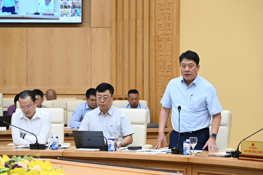 Ông Nguyễn Anh Tuấn, Tổng giám đốc EVN, kiến nghị các đơn vị liên quan tiếp tục sử dụng số liệu thủy văn với mức biến cao.