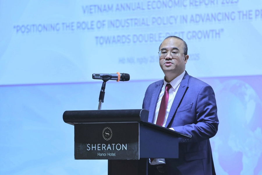 PGS.TS. Nguyễn Tr&uacute;c L&ecirc;: "Ch&iacute;nh s&aacute;ch c&ocirc;ng nghiệp phải đi trước, tạo động lực, th&aacute;o gỡ r&agrave;o cản v&agrave; hỗ trợ doanh nghiệp ph&aacute;t triển".