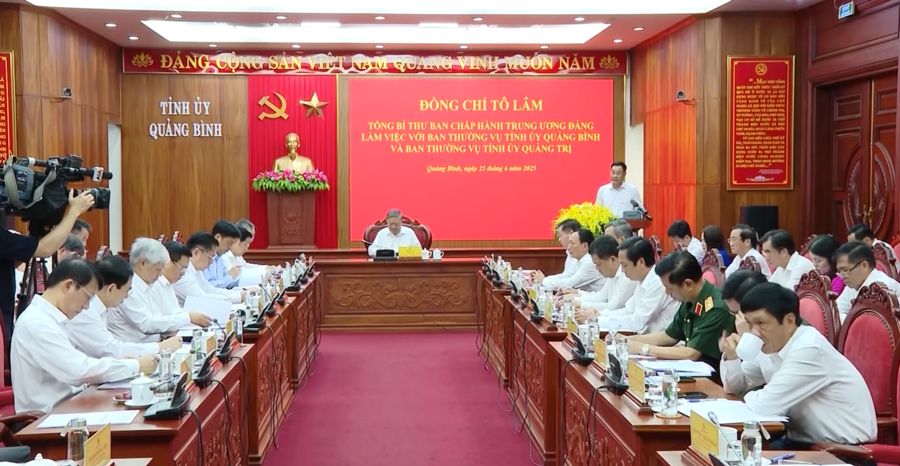 Toàn cảnh buổi làm việc