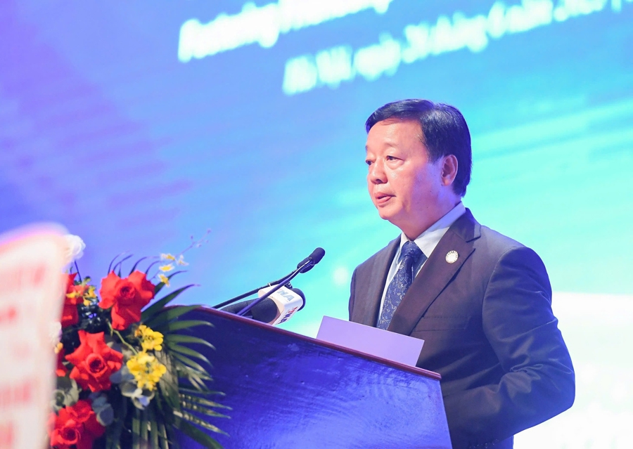 Phó Thủ tướng Trần Hồng Hà dự và phát biểu tại hội thảo kỷ niệm 75 năm thiết lập quan hệ ngoại giao giữa Việt Nam và các nước Trung và Đông Âu - Ảnh: VGP/Minh Khôi