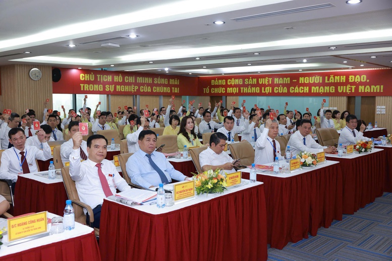 Phó Thủ tướng Chính phủ Nguyễn Chí Dũng dự Đại hội Đảng bộ SCIC. Ảnh: VGP