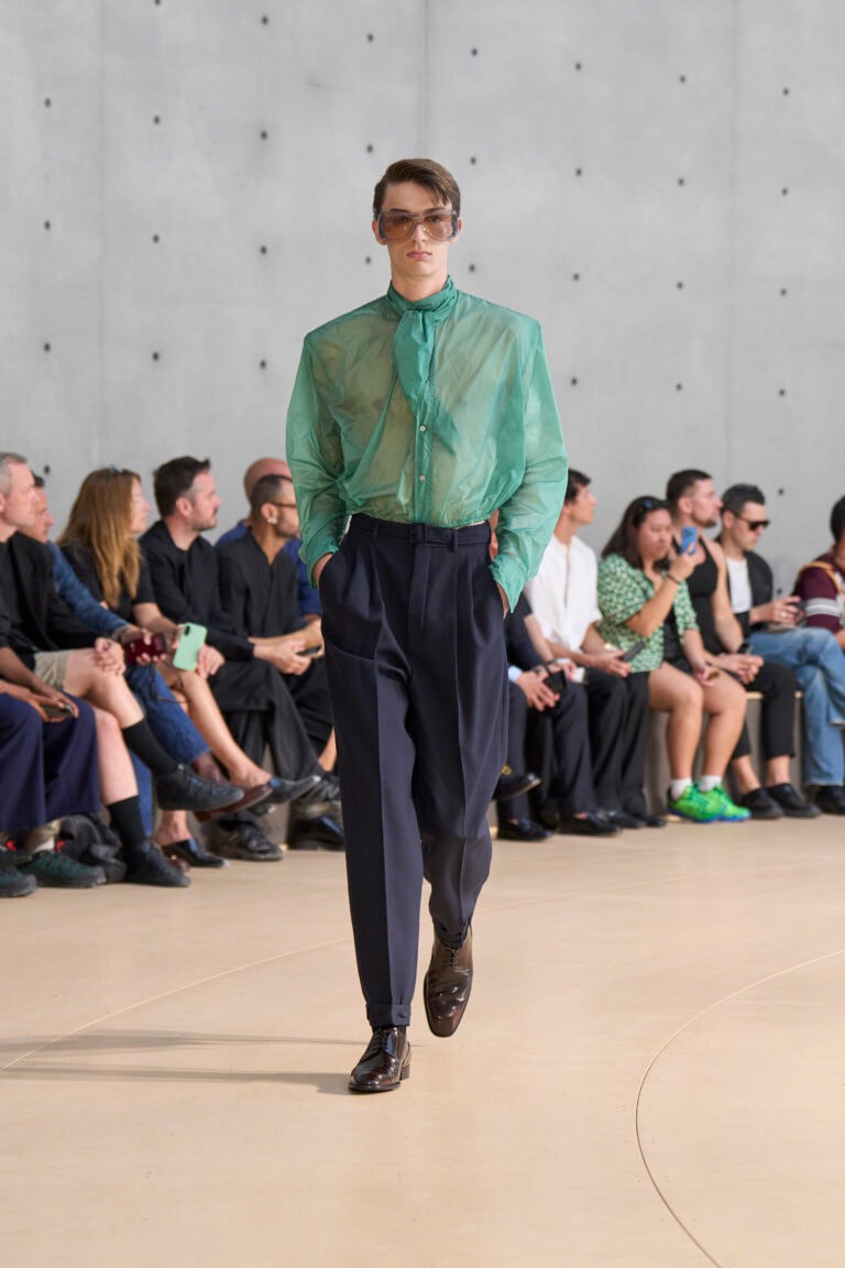 Saint Laurent mở màn Tuần lễ thời trang nam Paris - Ảnh 10
