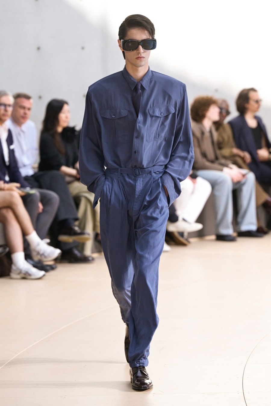 Saint Laurent mở màn Tuần lễ thời trang nam Paris - Ảnh 9