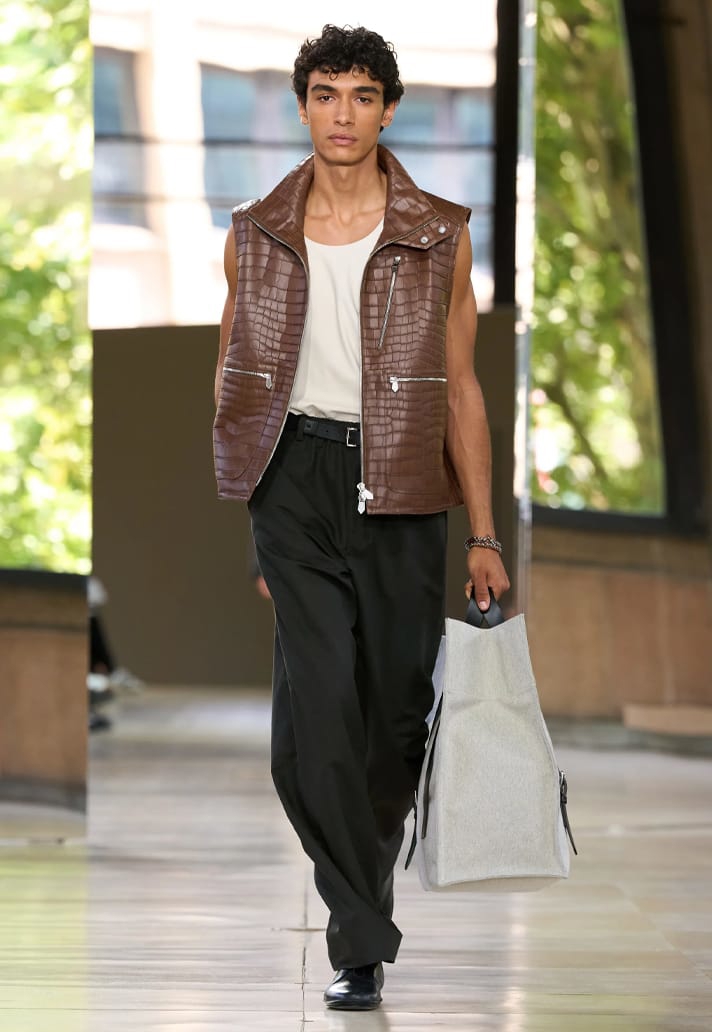 Đồ da cho mùa hè - sự xa xỉ tối thượng của Hermès   - Ảnh 2