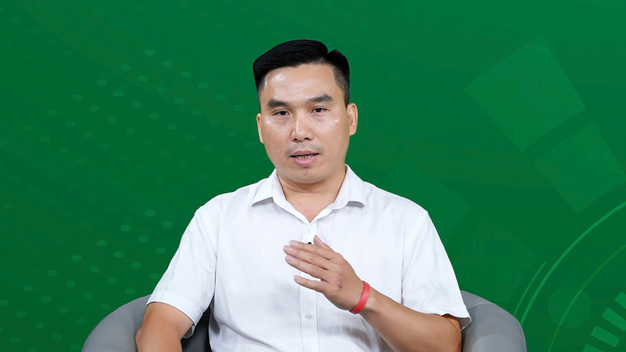 &Ocirc;ng Lương Ch&iacute; Hiếu, Trung t&acirc;m nghi&ecirc;n cứu v&agrave; ph&aacute;t triển, Hiệp hội Giấy v&agrave; Bột giấy Việt Nam chia sẻ tại toạ đ&agrave;m.