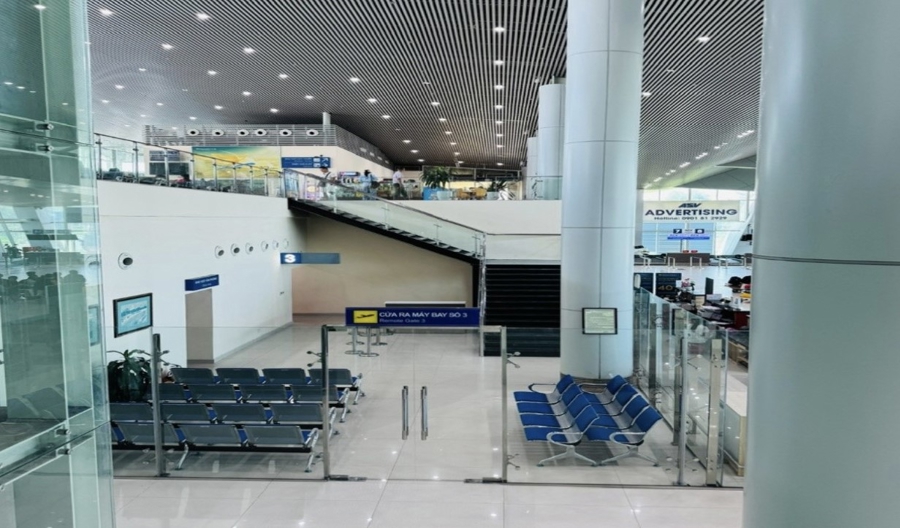 Bổ sung thêm 1 cửa ra tàu bay nhà ga hành khách