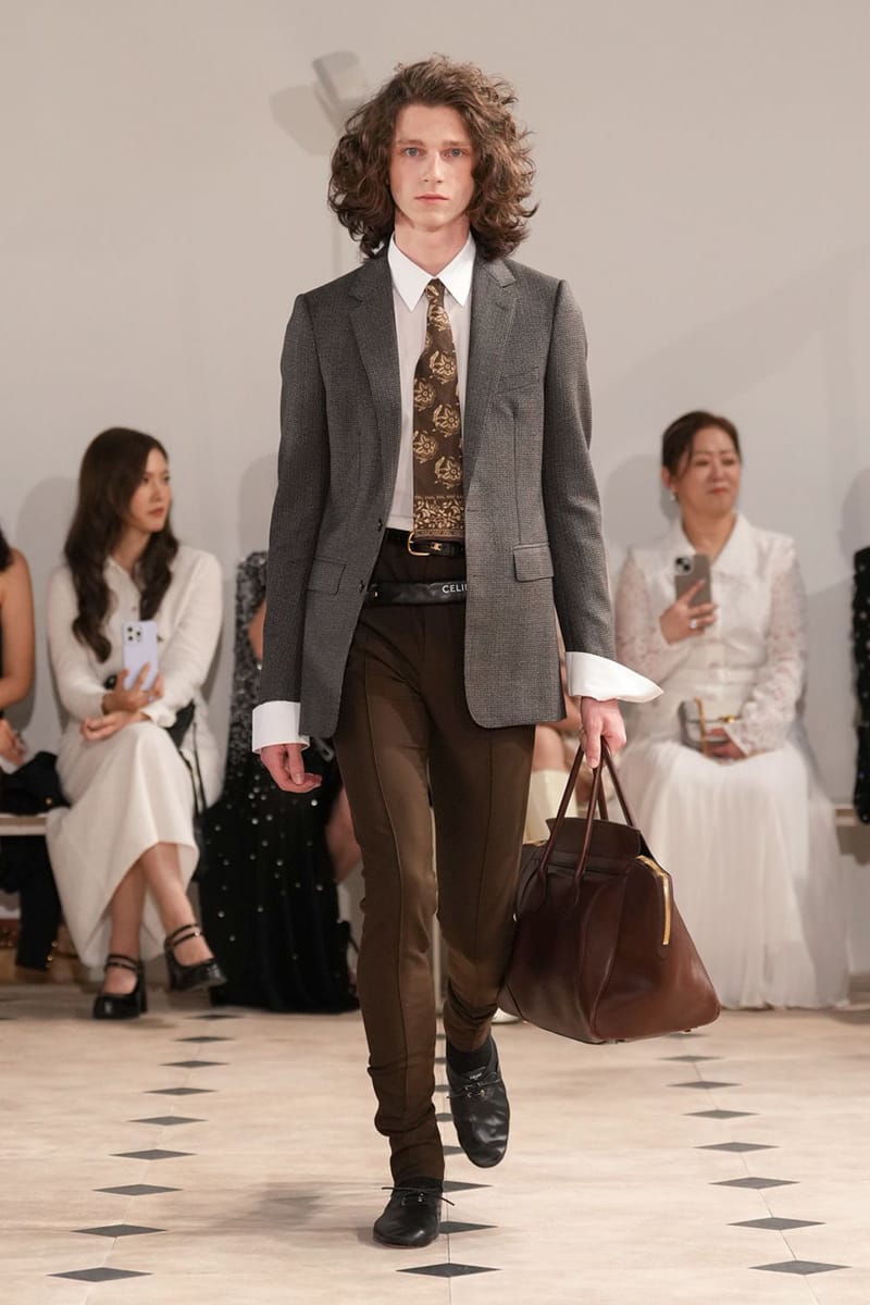 Bộ sưu tập ra mắt của Michael Rider tại Celine có gì đặc biệt? - Ảnh 2